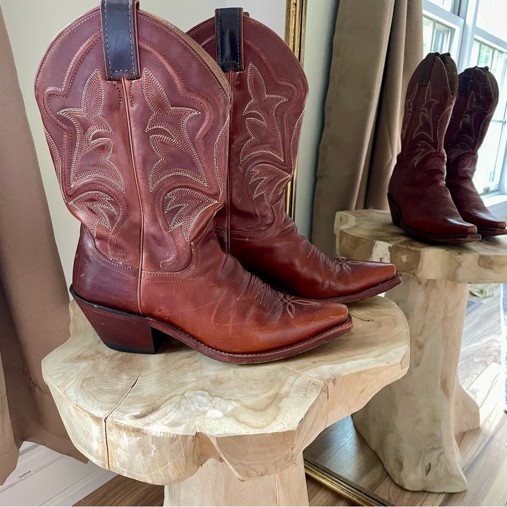 Vintage Leather Embroidered Cowboy Western Boots in Mahogany Brown/Red - 8